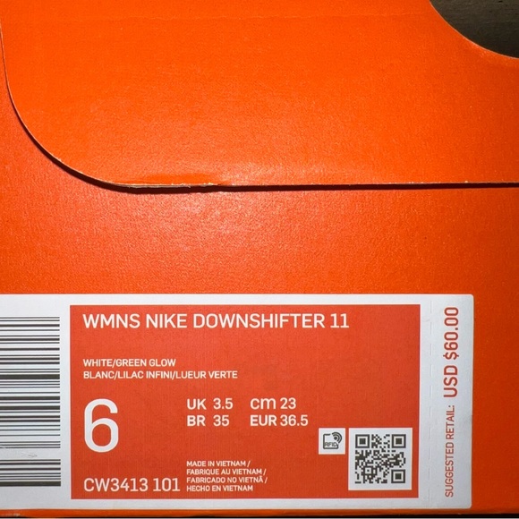 Women’s size 6 Nike running shoes. - Picture 3 of 7